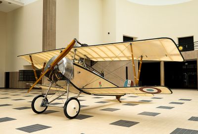 Nieuport XI dans la salle des huits colonnes  Muse&#769;e de l'Air et de l'Espace