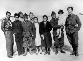 Tchcoslovaques dans le camp d'entranement d'Agde en France, mars 1940 -  SHD DE 2007 ZC 18/1/2705 