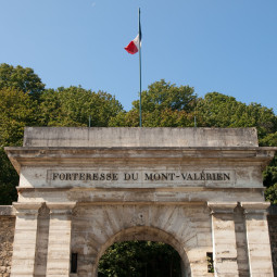 Entrée de la forteresse du Mont-Valérien ©DIRISI IdF/8e RT