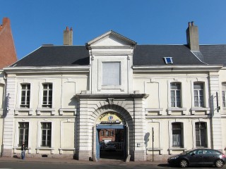 Hôtel militaire des bleuets © CC BY-SA 3.0