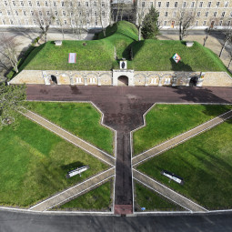 La place d'arme du Fort de Nogent © tous droits réservés