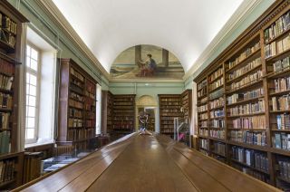 Bibliothque du Prytane national militaire.jpg