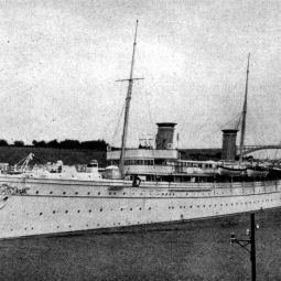 Le SMY Hohenzollern en 1902