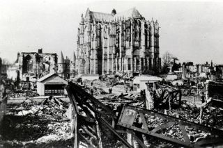 Beauvais en ruine